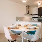 Nieuw Vlakbij Het Met Terras En Privégarage Apartamento