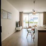 Nieuw Vlakbij Het Met Terras En Privégarage Ostende
