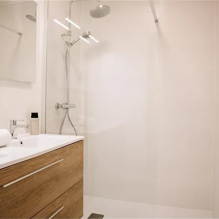 Marie - Nieuw Vlakbij Het Met Terras En Privegarage Ostende